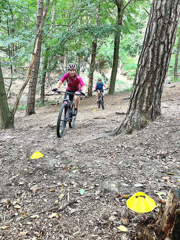 Follow your trail clinic lvl2-3 klimtechniek-tijdens-mtb-trail-clinic